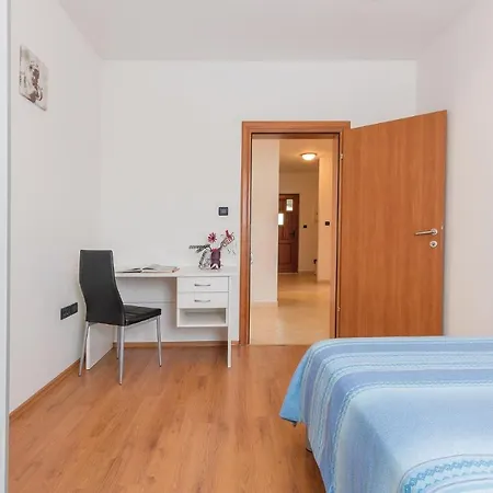 Awesome Home In Fazana Nyaraló Fažana