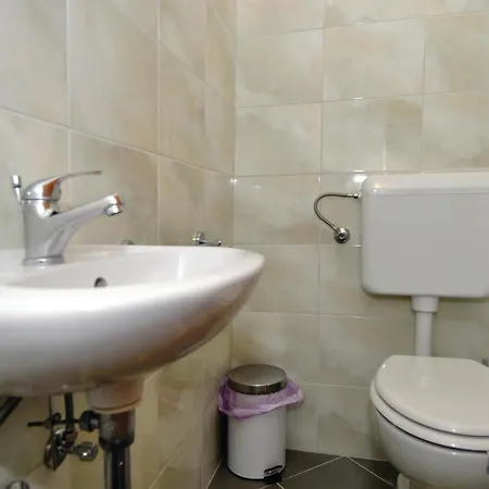 Awesome Home In Fazana Nyaraló Fažana