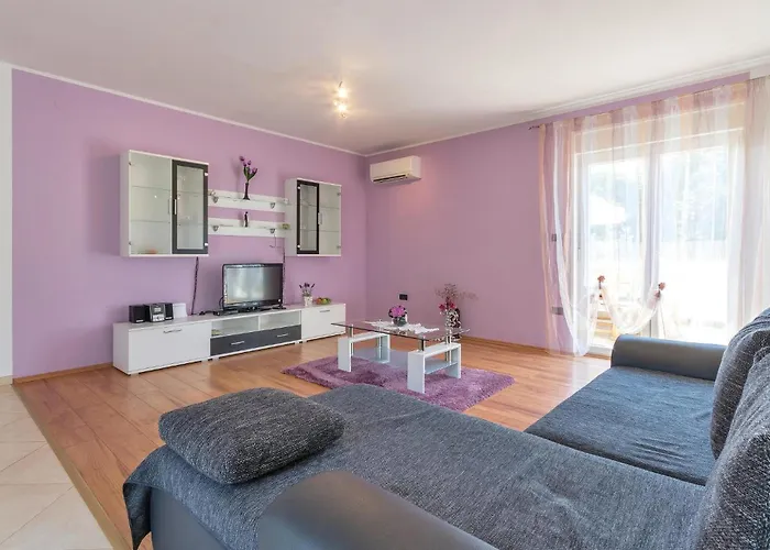 Pineta,ogranak Iii Iii Tatil Evi