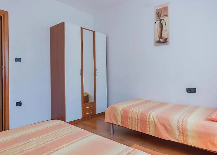 Pineta,ogranak Iii Iii Tatil Evi